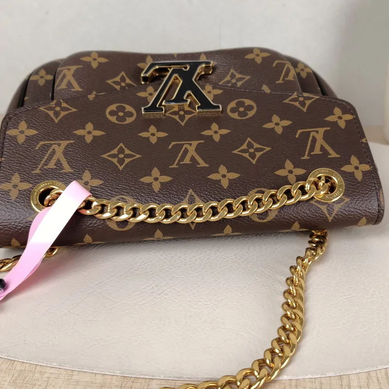 Louis Vuitton Crossbody Bag Passy Messenger Bag Monogram PVC Small 23 × 9 × 17 cm — detail view 4 of 14