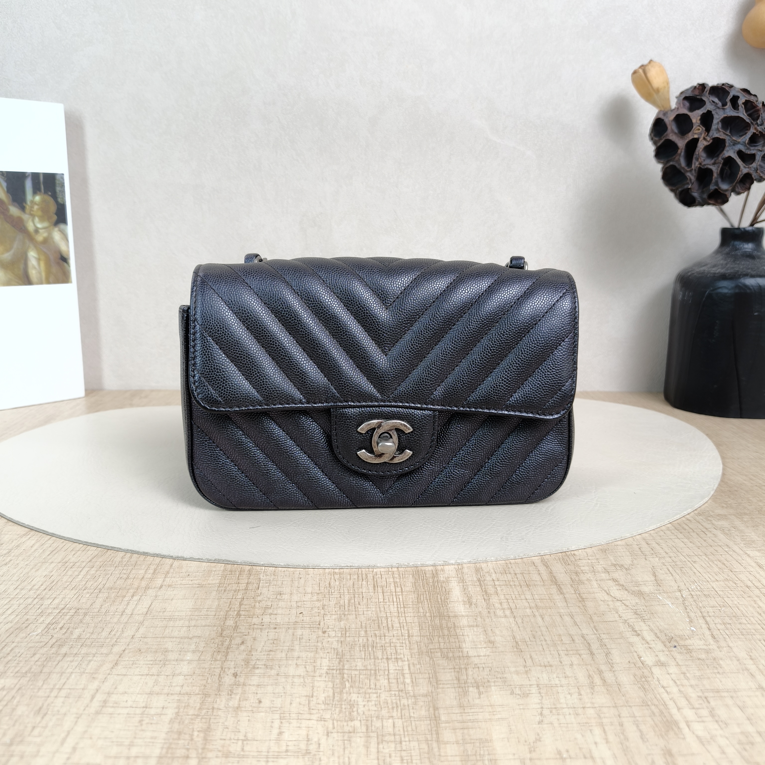 Chanel Crossbody Bag Classic Flap Large Mini CF Mini Black V Grained Calfskin mini20 × 6 × 12 cm