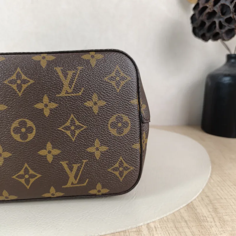 Louis Vuitton Crossbody Bag NÉONOÉ Bucket Bag BB Monogram PVC BB 20 × 13 × 20 cm — detail view 12 of 12