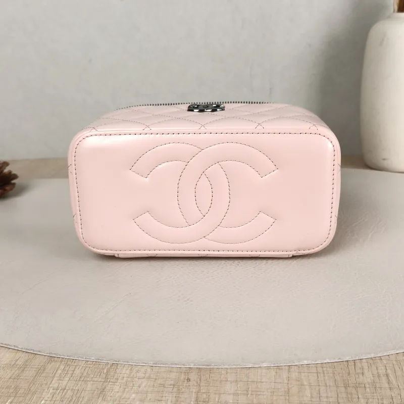 Chanel Crossbody Bag Edition Pink Calfskin Mini 16 × 8 × 9.5 cm — cover view 2 of 5
