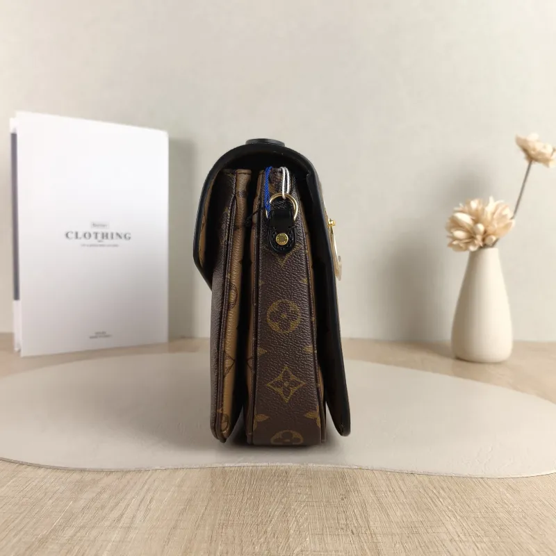 Louis Vuitton Crossbody Bag Pochette Métis Monogram Colorblock PVC Medium 25 × 7 × 19 cm — detail view 14 of 14