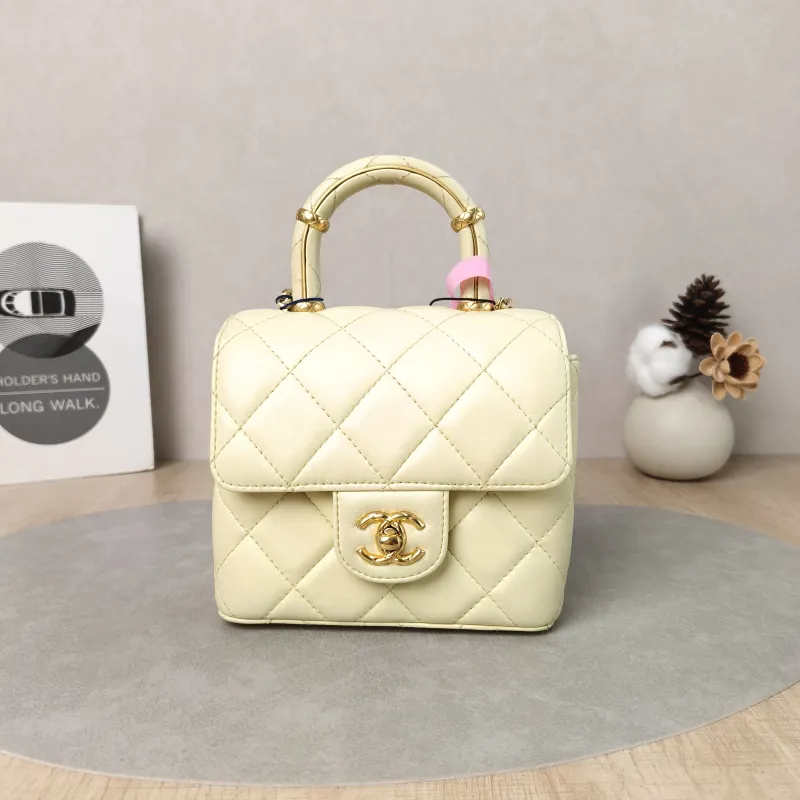 Chanel Crossbody Bag23s Cosmetic Bag Box Yellow Lambskin Small15 × 8 × 12.5 cm
