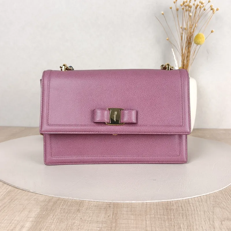 FERRAGAMO Crossbody Bag Chain Bag Calfskin One Size25 × 5 × 17 cm