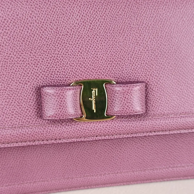 FERRAGAMO Crossbody Bag Chain Bag Calfskin One Size25 × 5 × 17 cm — detail view 1 of 12