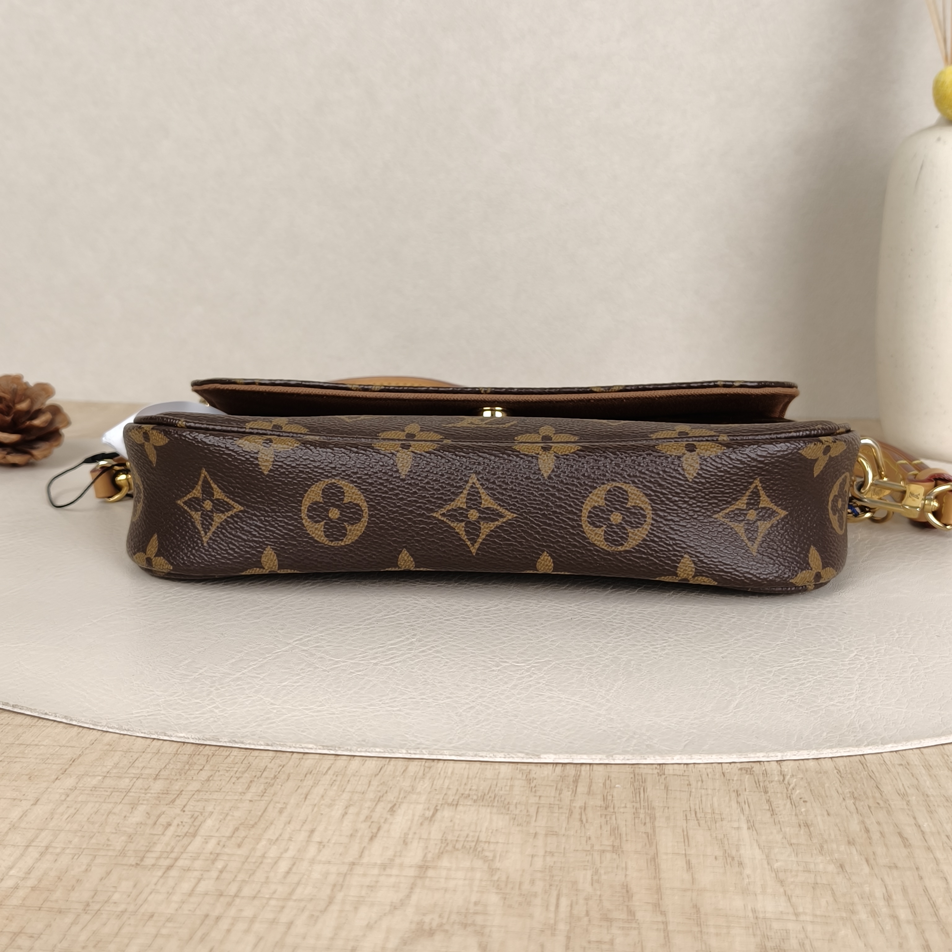 Louis Vuitton Crossbody Bag IVY Monogram PVC Small23.5 × 4.3 × 12 cm — cover view 6 of 9