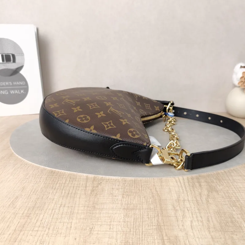 Louis Vuitton Shoulder Bag COOKIE Monogram PVC BB 28.5 × 5 × 19 cm — detail view 4 of 13