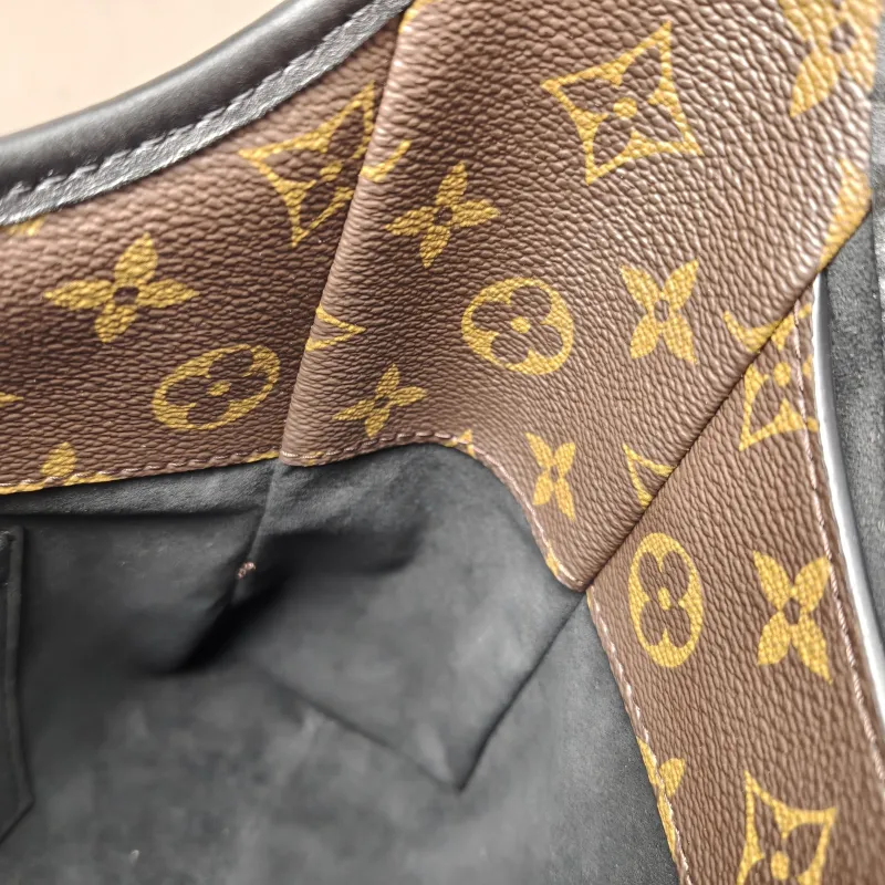 Louis Vuitton Shoulder Bag The Drop Monogram PVC Small28 × 12 × 15 cm — detail view 12 of 17