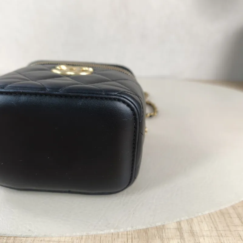 Chanel Crossbody Bag Black Lambskin One Size10 × 7 × 9 cm — detail view 4 of 12