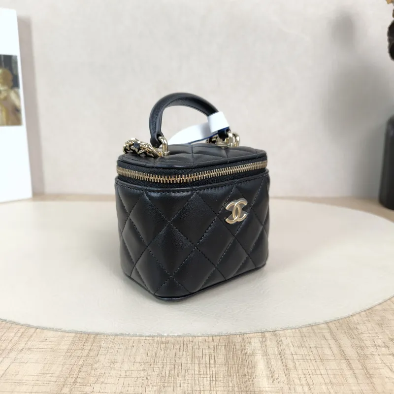 Chanel Crossbody Bag Edition Black Lambskin One Size11 × 7 × 9 cm — cover view 5 of 6