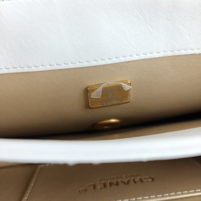 Chanel Crossbody Bag White Gold Calfskin One Size 23 × 5 × 15 cm — detail view 9 of 12