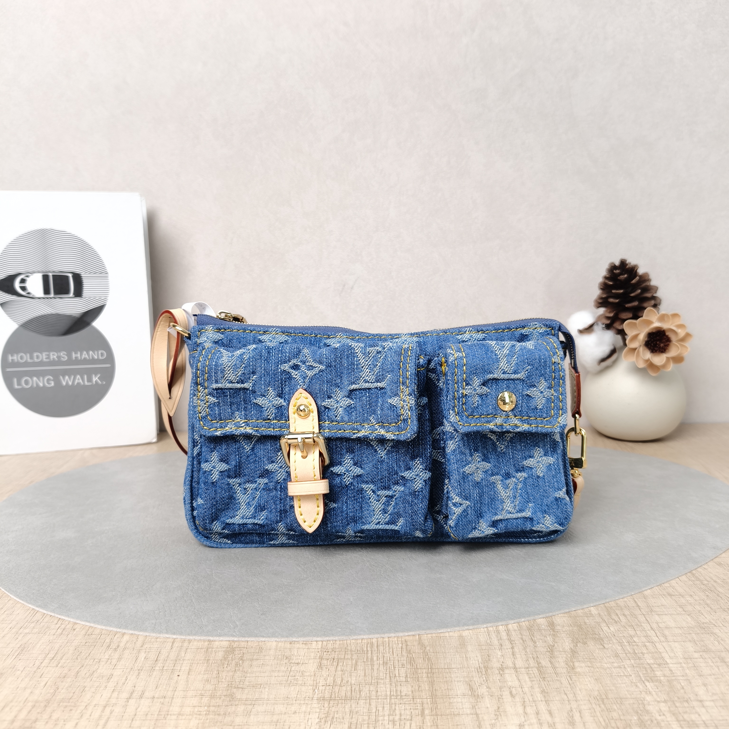 Louis Vuitton Shoulder Bag Pochette Accessories Cargo One Size23.5 × 3 × 14 cm