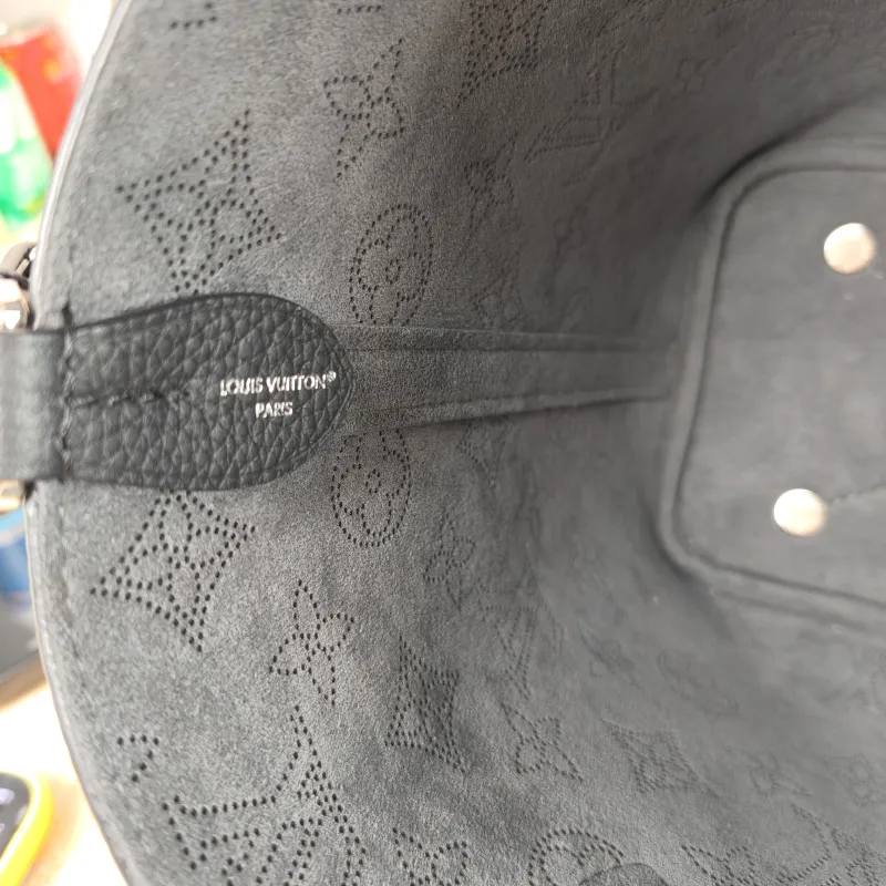 Louis Vuitton Crossbody Bag Blossom Top Handle Bag Black Calfskin Small 20 × 12.5 × 20 cm — detail view 2 of 11