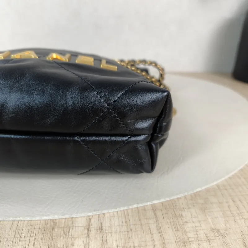 Chanel Shoulder Bag 22Bag Black CC alfskin Mini 20 × 6 × 19 cm — detail view 3 of 11