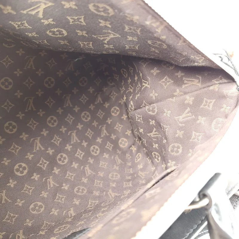 Louis Vuitton Crossbody Bag BIKER Black Lambskin Medium 38 × 15 × 15 cm — detail view 7 of 12