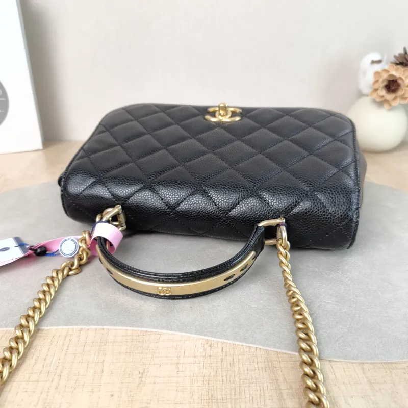 Chanel Crossbody Bag Crossbody Bag Black Calfskin One Size 24 × 8 × 16 cm 24 — detail view 10 of 14