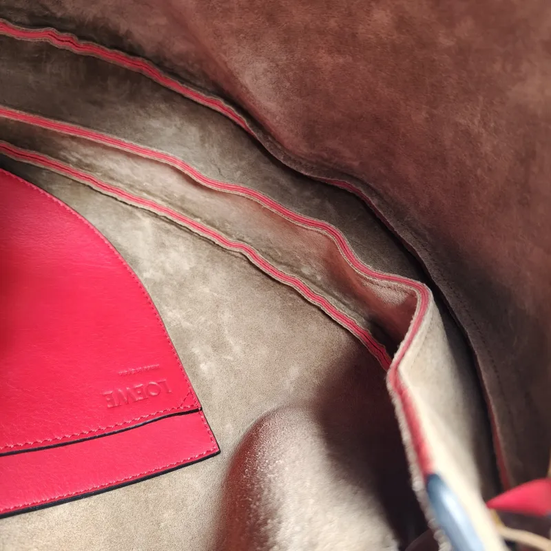 LOEWE Crossbody Bag Crossbody Bag Red Calfskin One Size34 × 9.5 × 28 cm — detail view 2 of 17