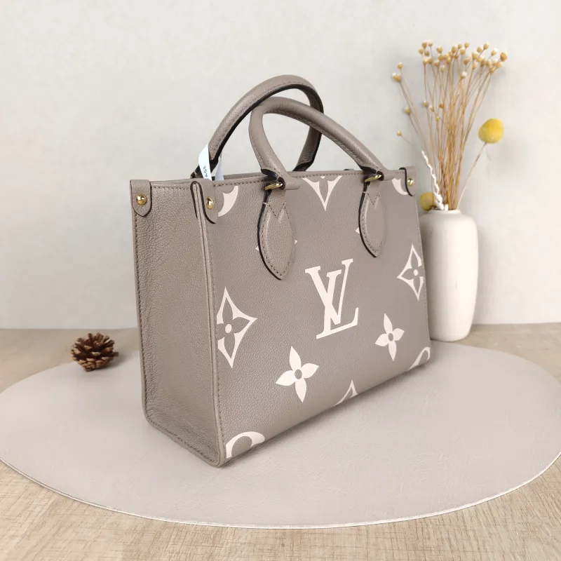 Louis Vuitton Shoulder Bag Onthego · White Monogram Empreinte Embossed Calfskin Small25 × 11.5 × 19 cm — cover view 4 of 6