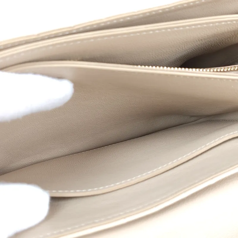 CELINE Crossbody Bag C Bag Chain Bag Beige Calfskin Medium 21.5 × 7 × 15 cm — detail view 8 of 13