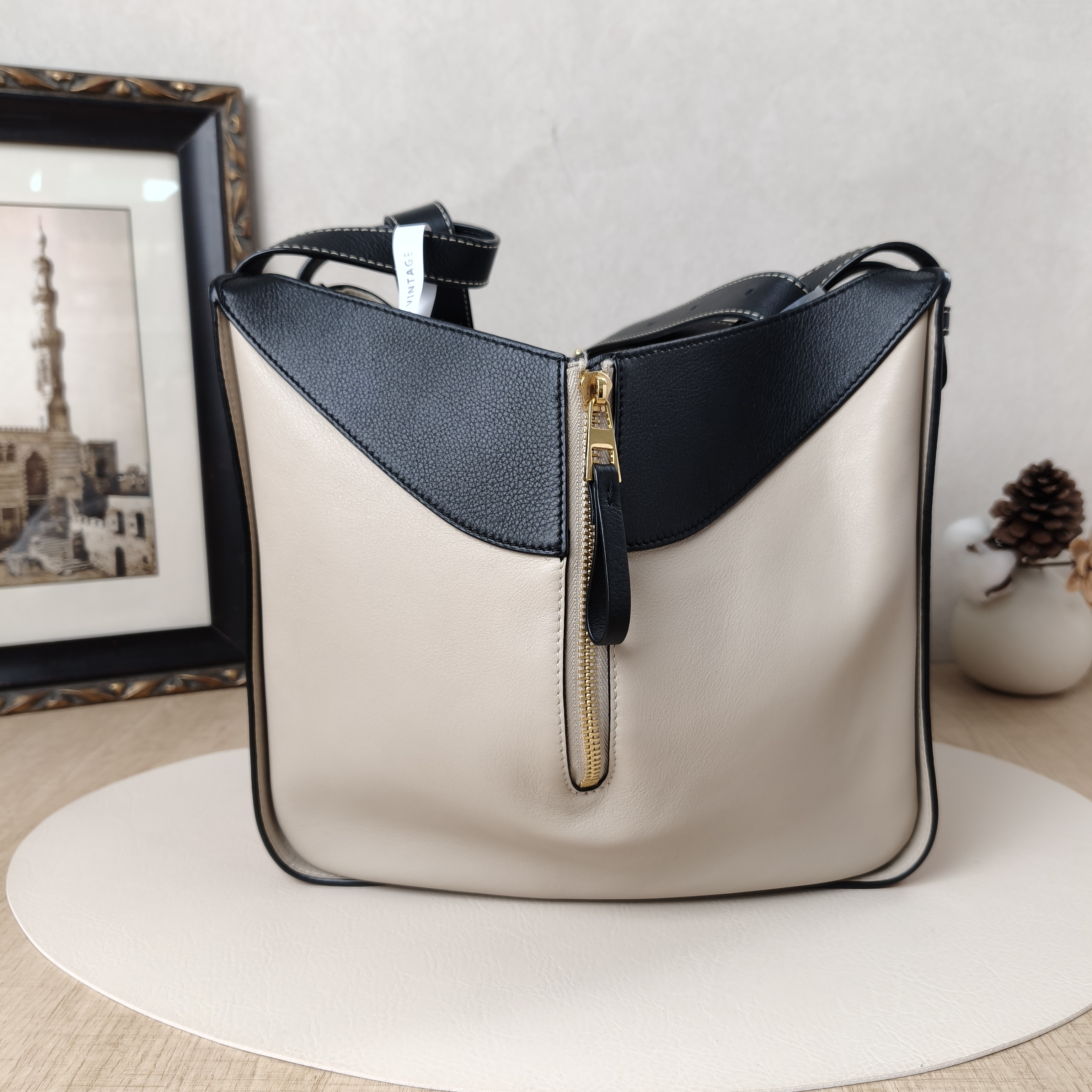 LOEWE Crossbody Bag Hammock Colorblock Calfskin Medium29 × 14 × 32 cm — cover view 6 of 9