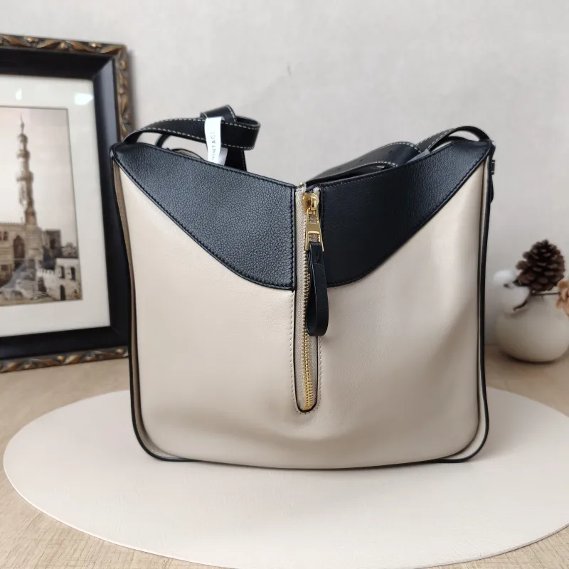 LOEWE Crossbody Bag Hammock Colorblock Calfskin Medium29 × 14 × 32 cm — cover view 4 of 9