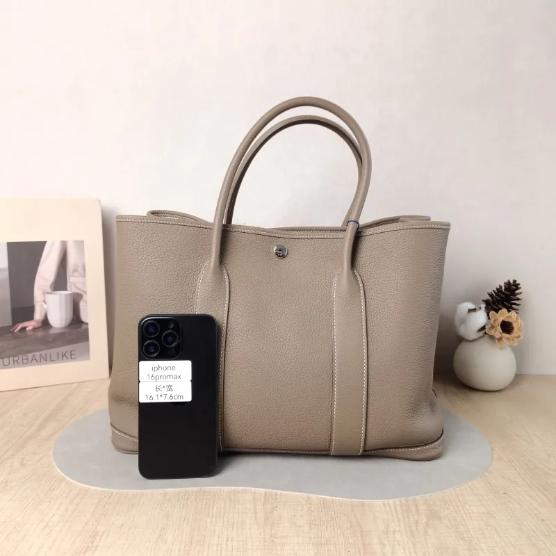 Hermès Top Handle Bag Garden Party 36 36 Negonda Calfskin Large 36 × 17 × 26 cm A — cover view 3 of 5