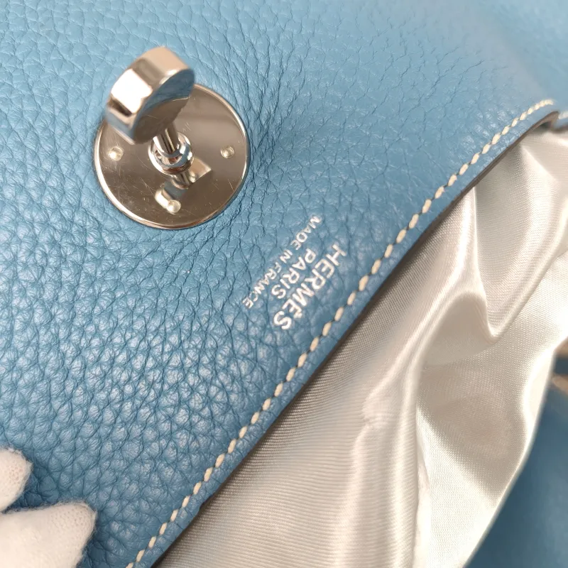 Hermès Crossbody Bag Lindy 3075 Taurillon Clemence TC Calfskin30 × 15 × 19 cm — detail view 12 of 14