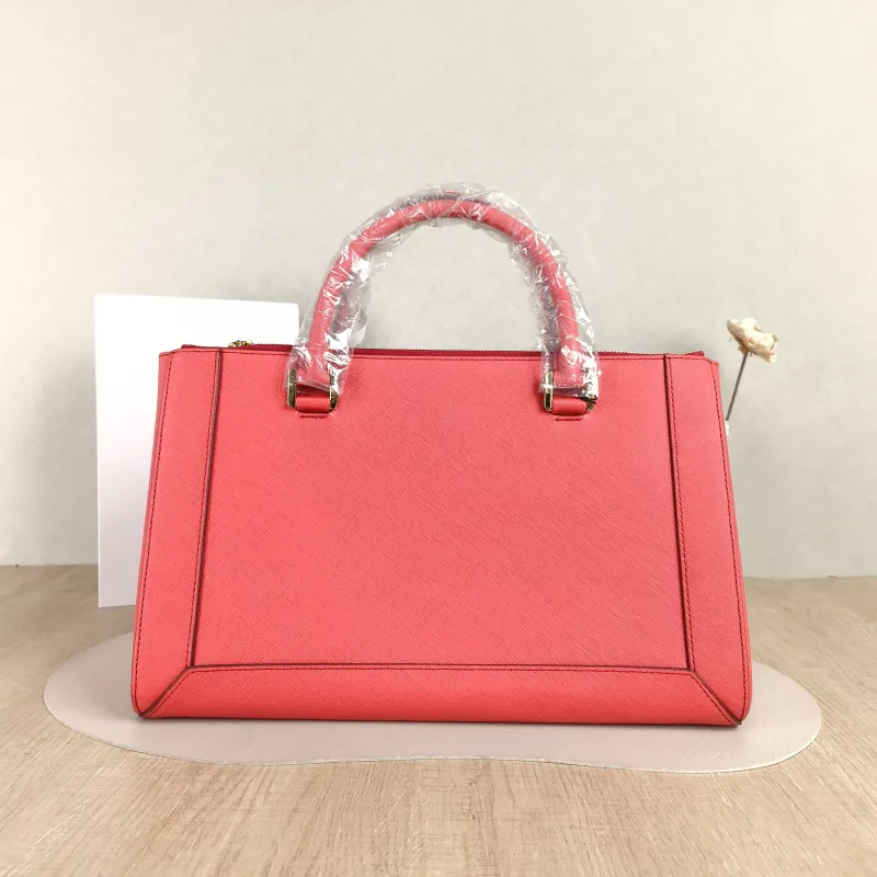 MCM Crossbody Bag Crossbody Bag Red Calfskin One Size 25 × 17 × 21 cm — cover view 3 of 5