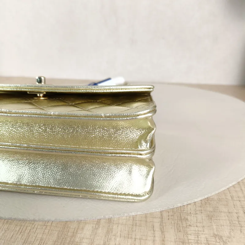 Chanel Crossbody Bag26c Gold Grained Calfskin One Size18.5 × 6 × 11 cm — detail view 5 of 13