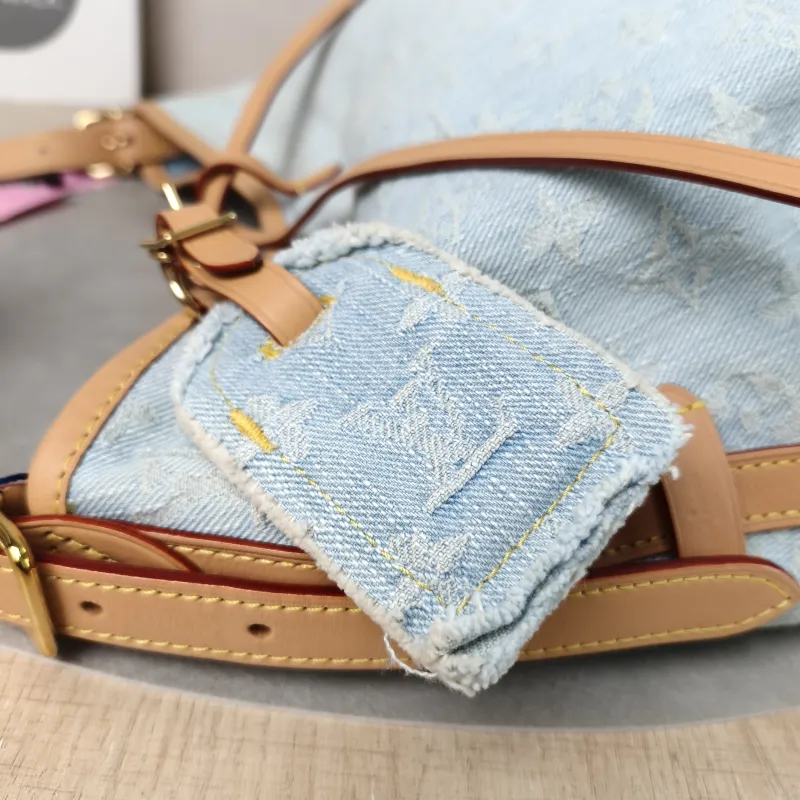 Louis Vuitton Crossbody Bag Carryall Blue Small29 × 12 × 24 cm — detail view 12 of 19