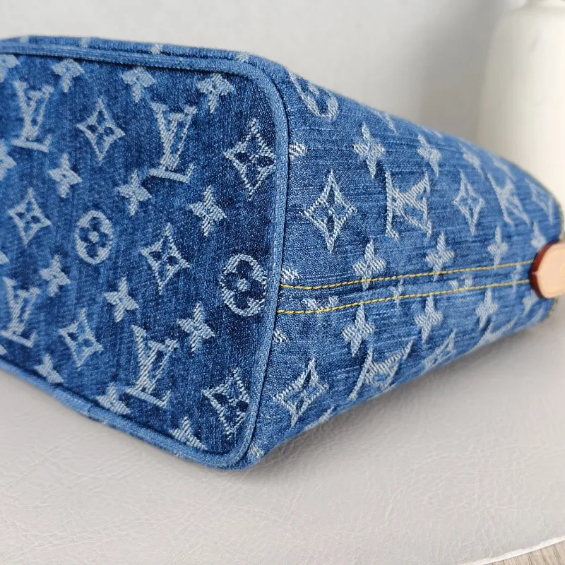 Louis Vuitton Top Handle Bag ALL IN BB Blue BB16 × 12 × 18 cm — detail view 7 of 10