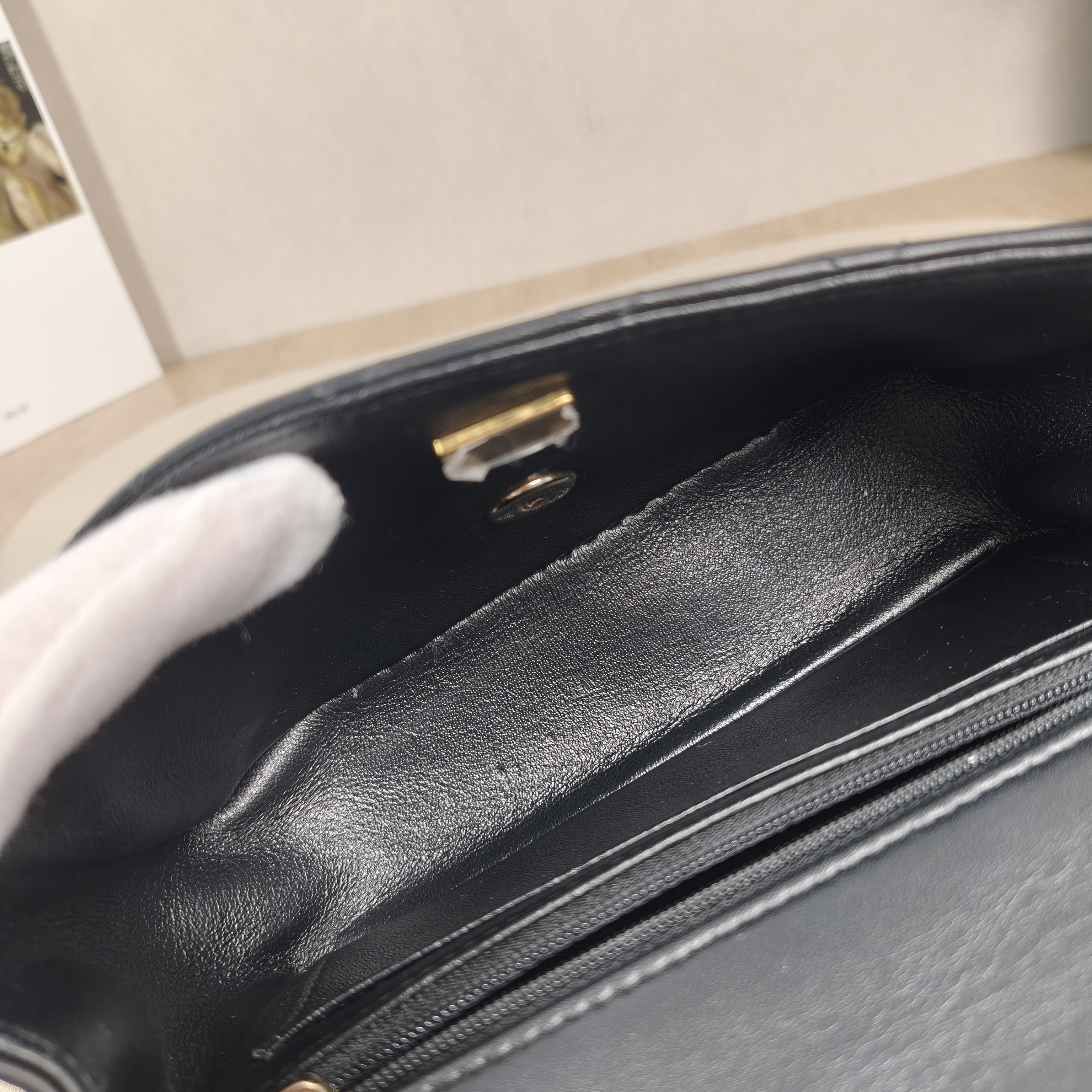 CHANEL Bag 22sclassic flag large mini cf mini mini20*6*12 detail 4