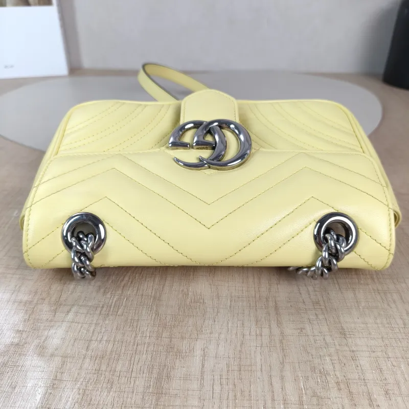 GUCCI Crossbody Bag GG Marmont Small Marmont 22 Yellow Calfskin Small 22 × 6 × 13 cm — detail view 4 of 13