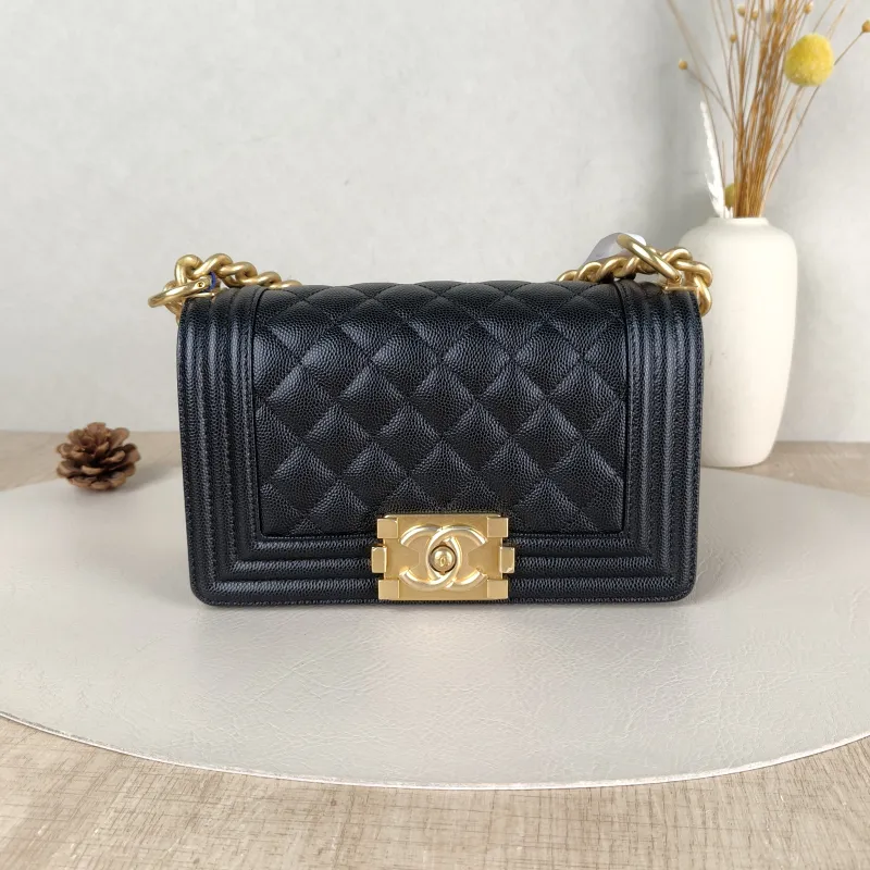 Chanel Crossbody Bag Le Boy​Black Grained Calfskin20.5 × 8.5 × 12 cm