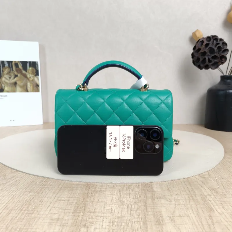 Chanel Crossbody Bag mini Green Lambskin mini20 × 6 × 12 cm — cover view 5 of 6