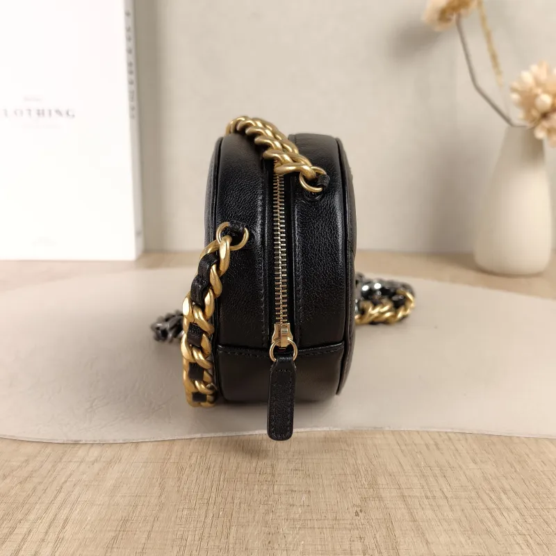 Chanel Crossbody Bag19bag Black Lambskinmini12 × 4.5 × 12 cm — detail view 13 of 13