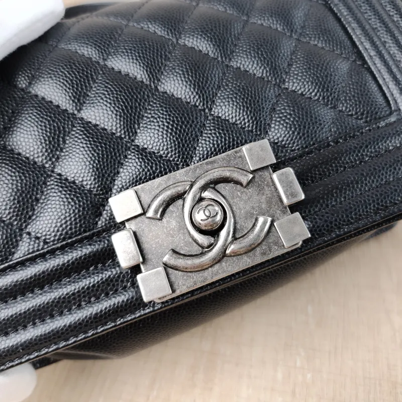 Chanel Crossbody Bag Le Boy​ Black Grained Calfskin Small 20.5 × 8.5 × 12 cm — detail view 1 of 13