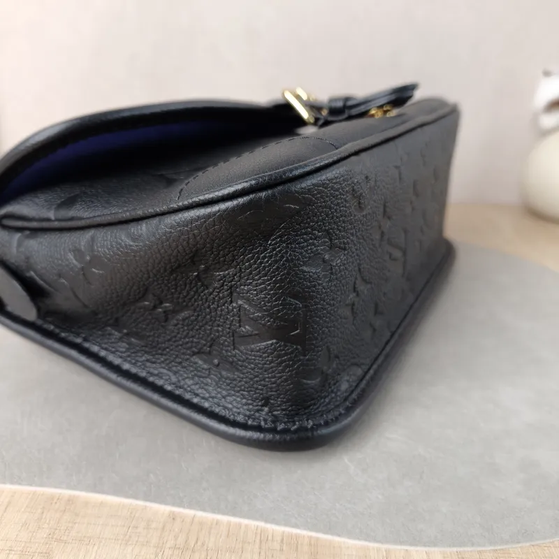 Louis Vuitton Crossbody Bag Diane Baguette Bag Black Monogram Empreinte Embossed Calfskin Small 24 × 9 × 15 cm — detail view 8 of 13