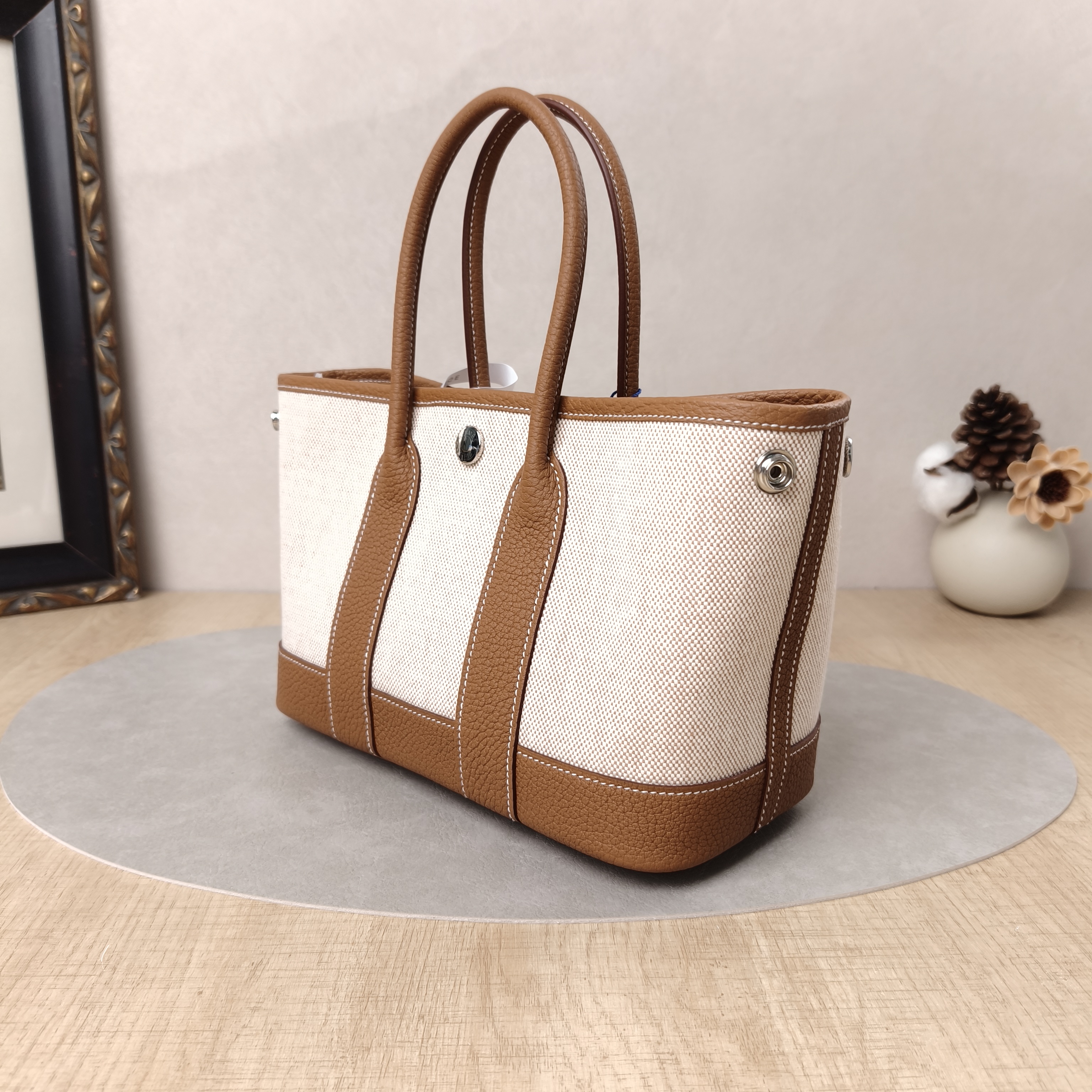 Hermès Top Handle Bag Neo Garden 23 Mini37 Brown Canvas · Negonda Calfskin23 × 10 × 16 cm — cover view 4 of 5