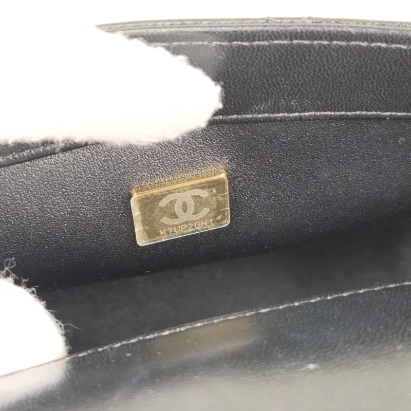 Chanel Crossbody Bag Black Lambskinmini19 × 6 × 12 cm — detail view 16 of 18