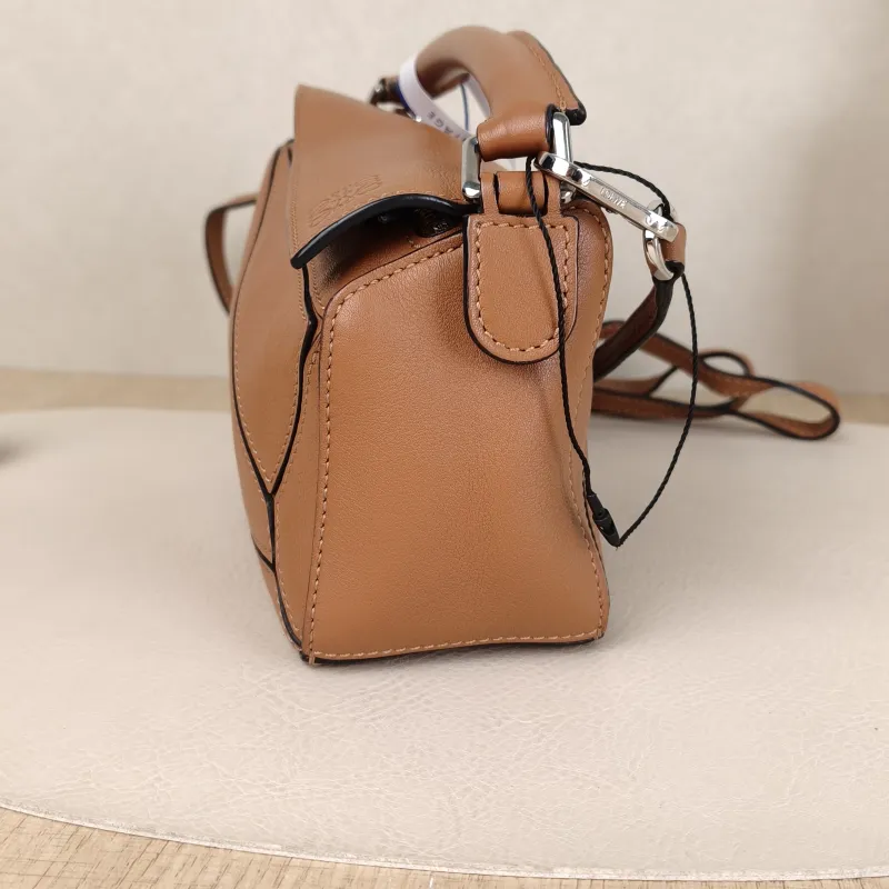 LOEWE Crossbody Bag Puzzle Caramel CC alfskin18 × 8 × 12.5 cm — detail view 4 of 12