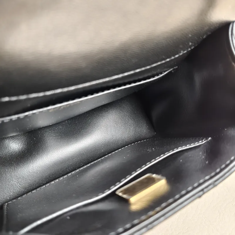 Chanel Crossbody Bag Edition Black Calfskinmini16 × 7 × 15 cm — detail view 3 of 11