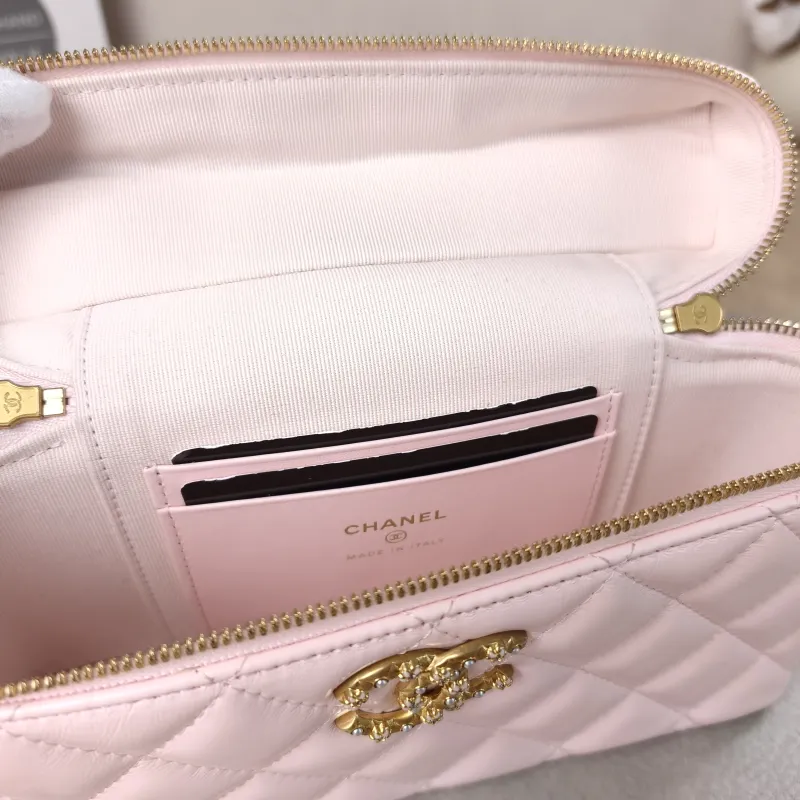 Chanel Crossbody Bag26c lp Vanity Case Bag Pink Calfskin One Size19.5 × 5 × 17 cm — detail view 14 of 19