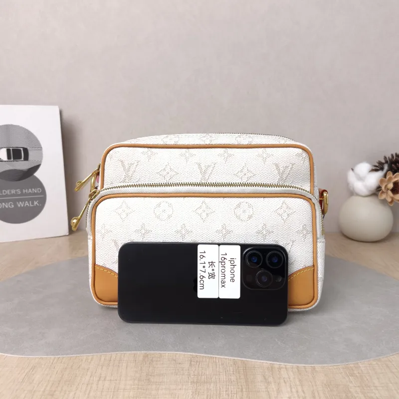Louis Vuitton Crossbody Bag Nil Messenger Bag PVC One Size 25 × 11 × 17.5 cm — cover view 2 of 6