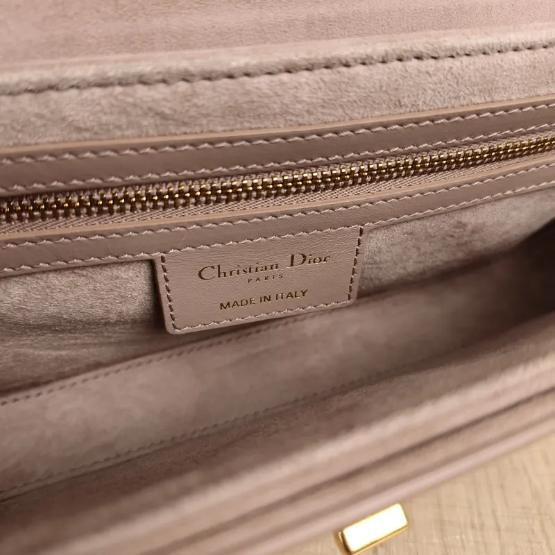 DIOR Crossbody Bag30Montaigne 30 Avenue Calfskin One Size23 × 6.5 × 13 cm — detail view 5 of 14