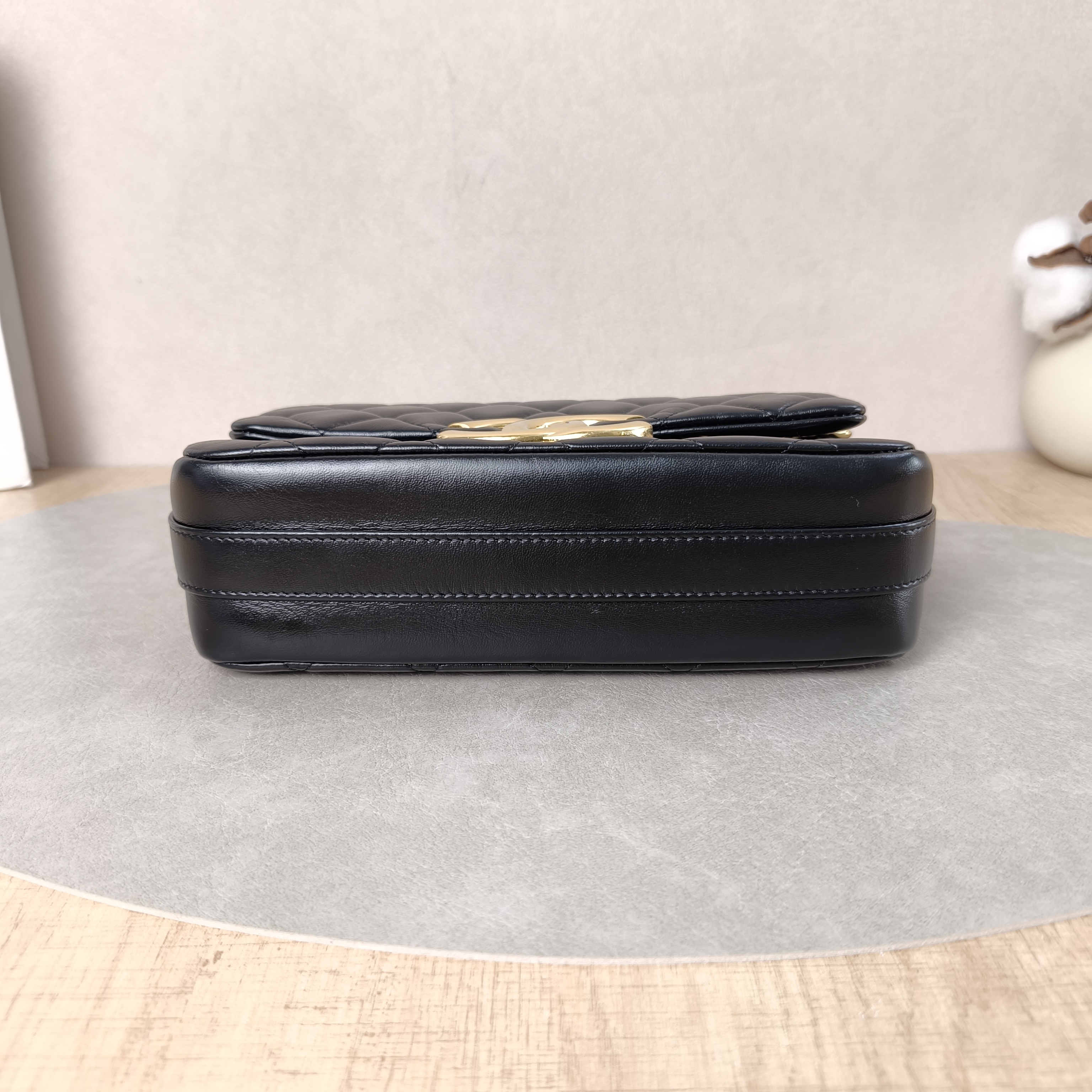 Chanel Crossbody Bag Edition c logo Black Waxed Leather One Size22 × 7 × 16 cm — cover view 4 of 5