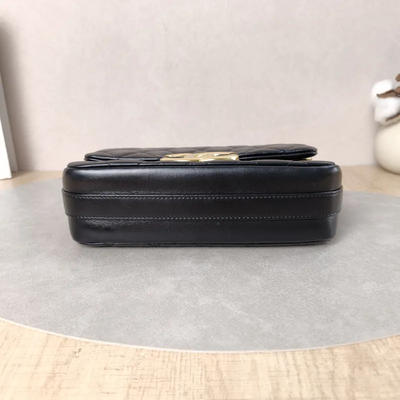 Chanel Crossbody Bag Edition c logo Black Waxed Leather One Size22 × 7 × 16 cm — cover view 4 of 5