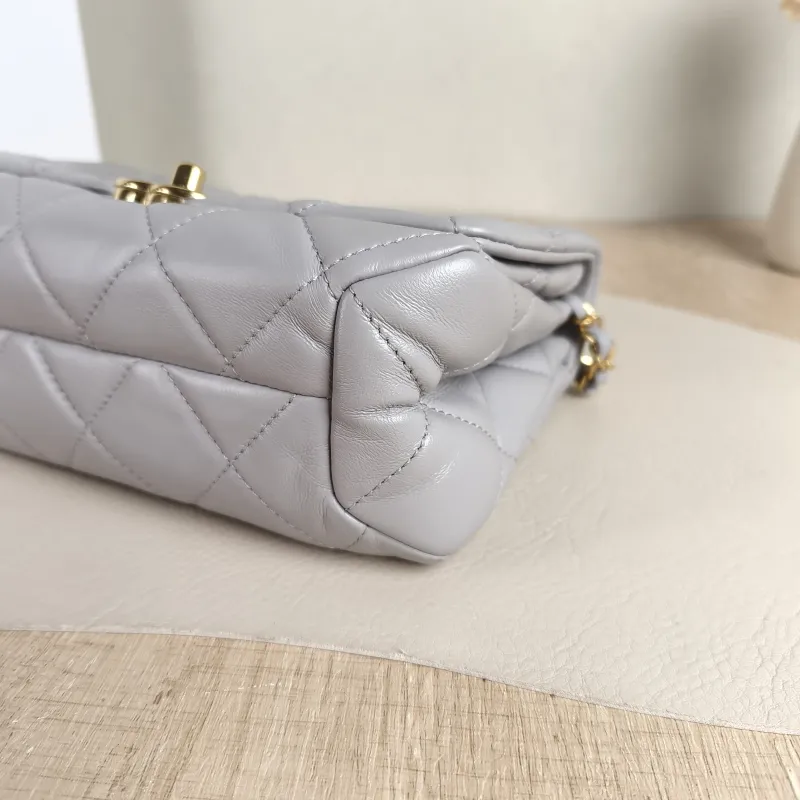 Chanel Crossbody Bag Grey Lambskin One Size 20 × 9 × 13.5 cm — detail view 3 of 10