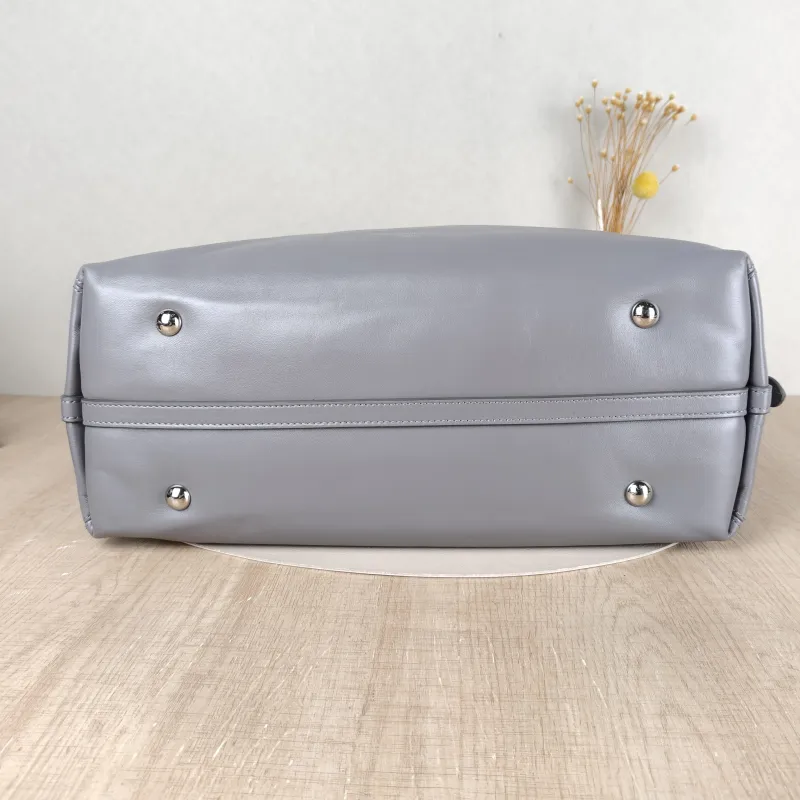 Louis Vuitton Crossbody Bag Carryall Vibe Grey SL ambskin Medium39 × 15 × 30 cm — cover view 5 of 5