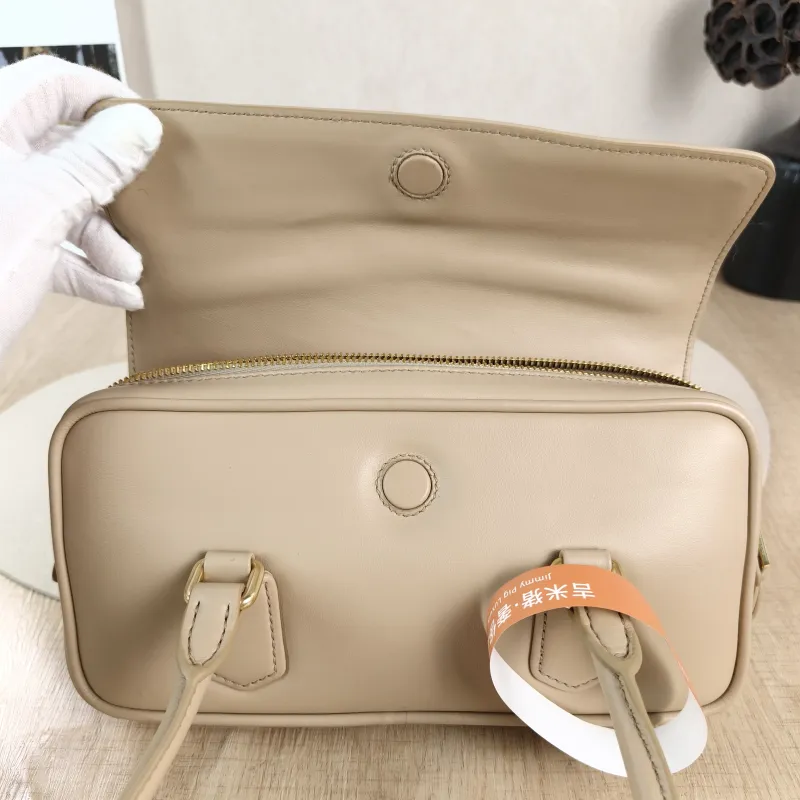 Miumiu Shoulder Bag Shoulder Bag Taupe Calfskin 24 × 5 × 13 cm — detail view 3 of 11