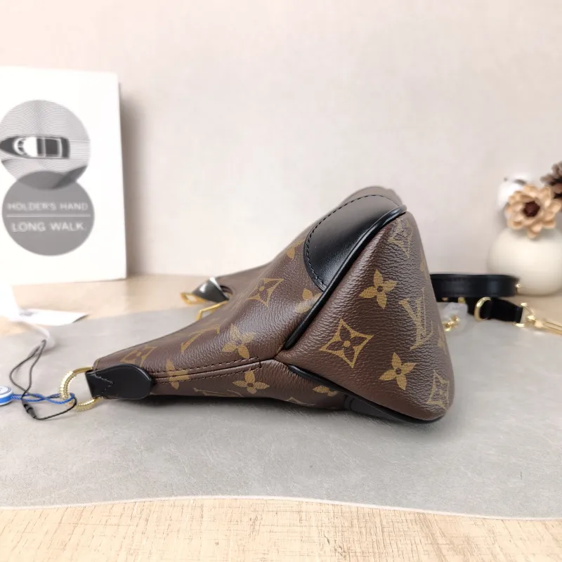 Louis Vuitton Crossbody Bag Boulogne PVC Small 26 × 9.5 × 16 cm — detail view 8 of 13